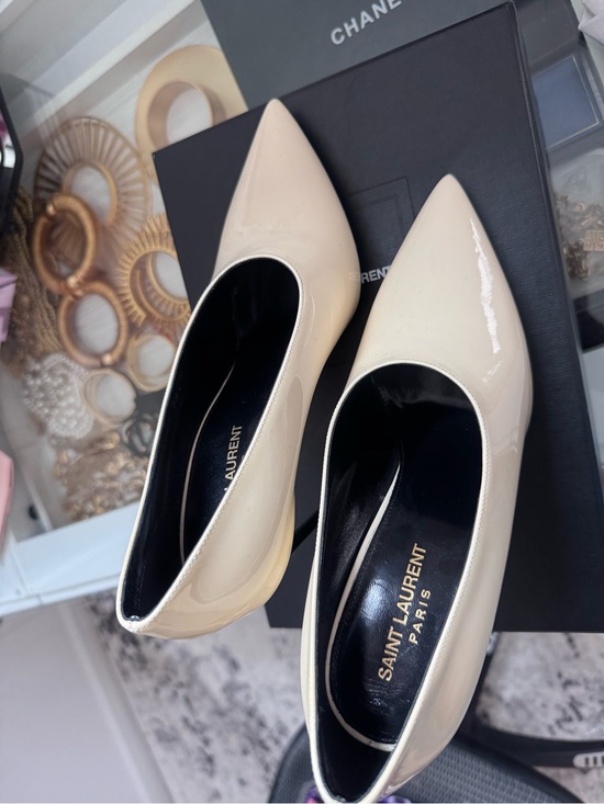 Saint Laurent Cream Patent Leather Pointed Pumps main image 8